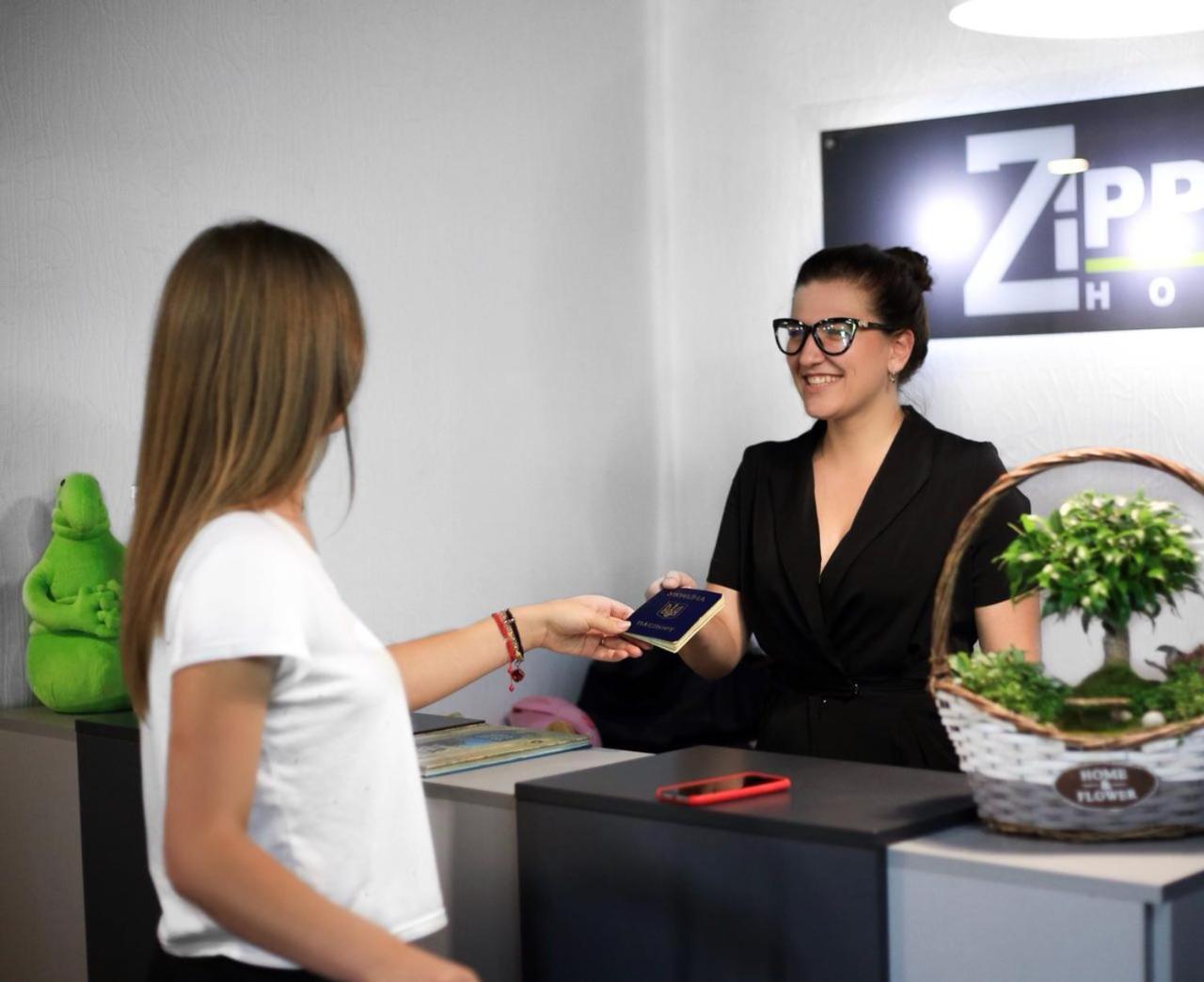 Hotel Zipper House โอเดสซา ภายนอก รูปภาพ